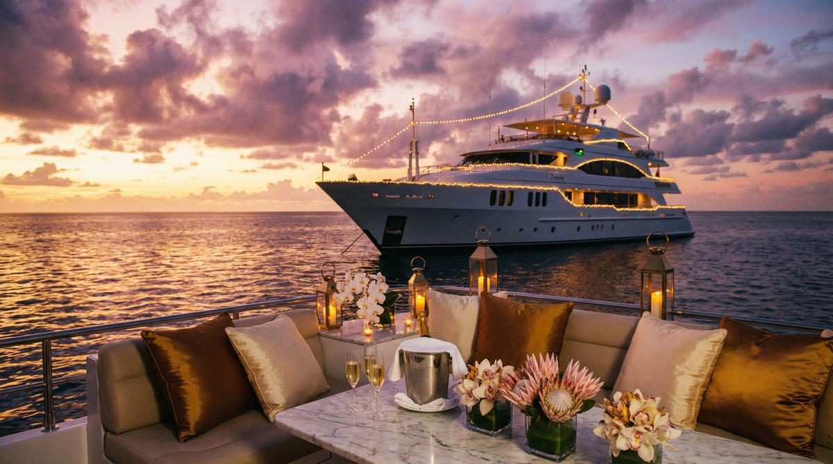 小马拉大车传媒游艇派对传媒演示奢华场景拍摄